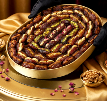 صينية تمر مجدول مكسرات